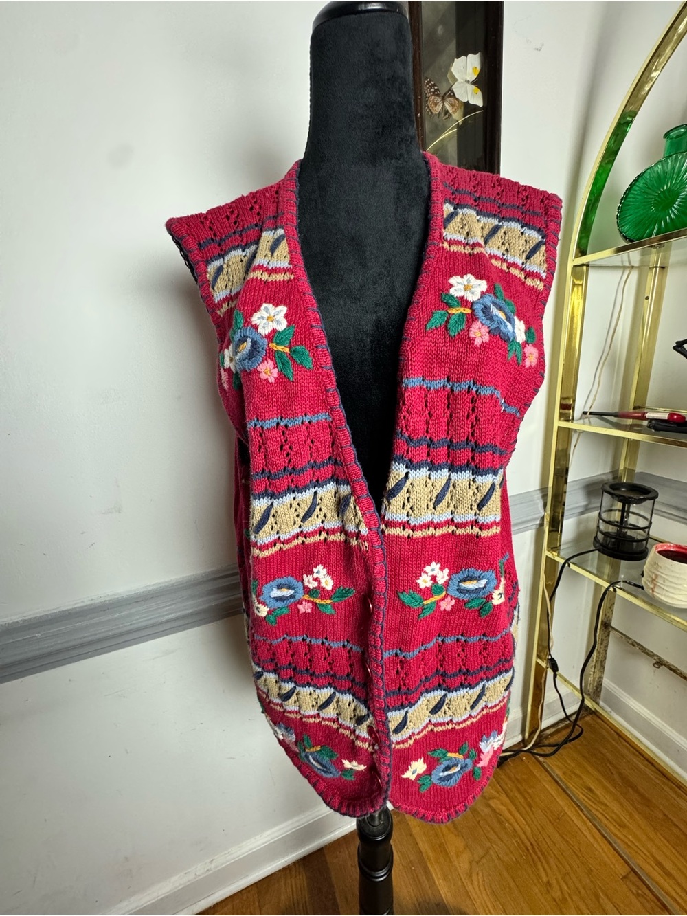 Women’s Embroidered Floral Knit Vest - Red